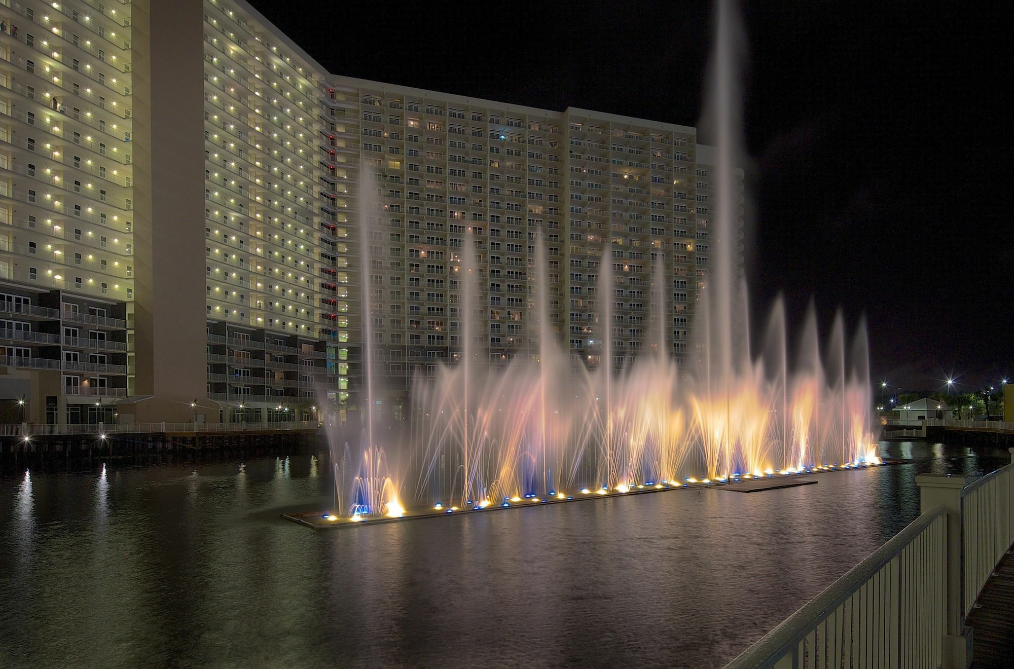 Laketown Wharf Панама-Сити Экстерьер фото
